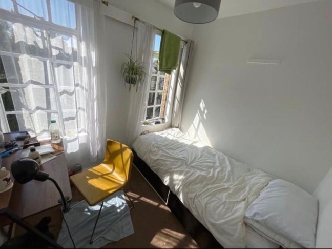 Small Room Avaliable Main Photo