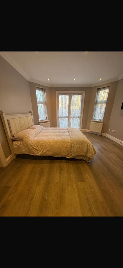 One Double Bedroom Main Photo