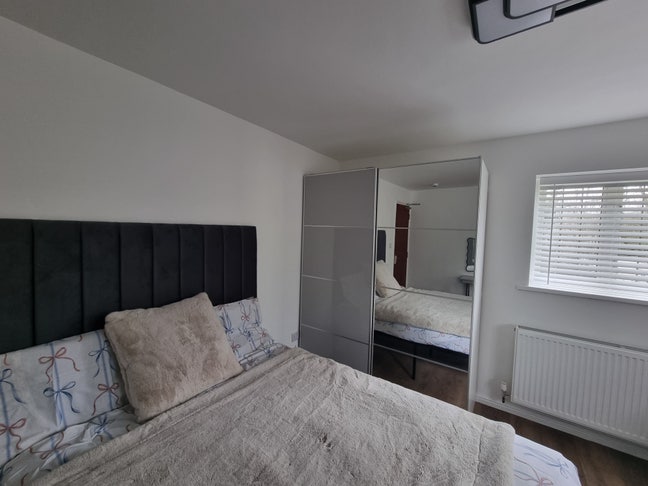 Bran new double bed Ensuite with kitchenette  Main Photo