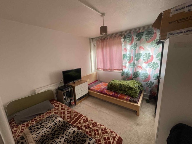 Double Room Near Transport Links Main Photo