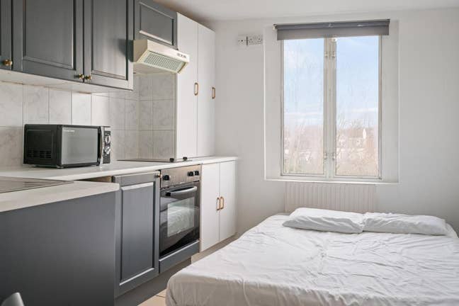 Studio Ensuite Earl's Court - Bills Included Main Photo