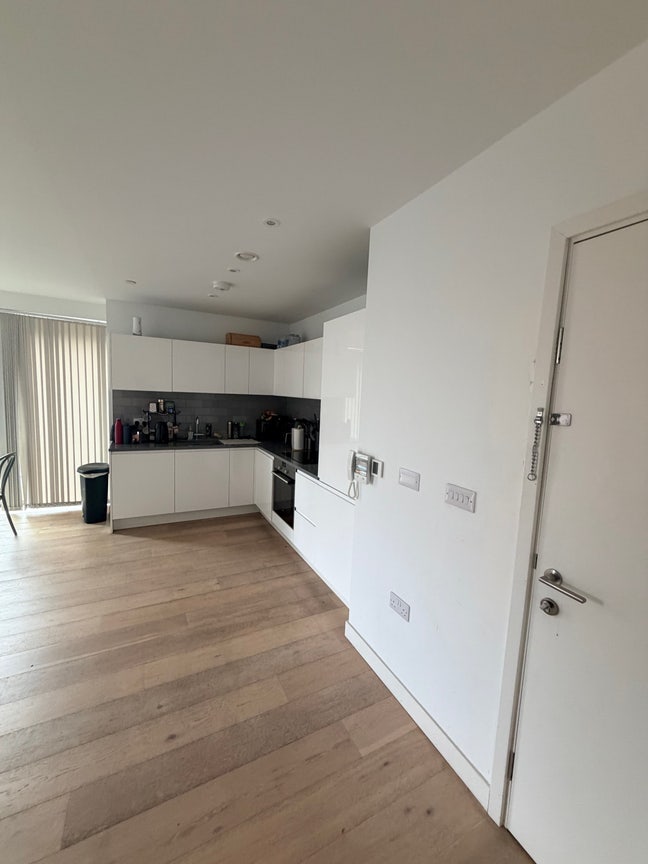 Ensuite room in Royal Wharf Main Photo