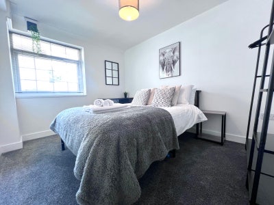 All Inclusive Luxury Studio Apartment in Worcester Main Photo