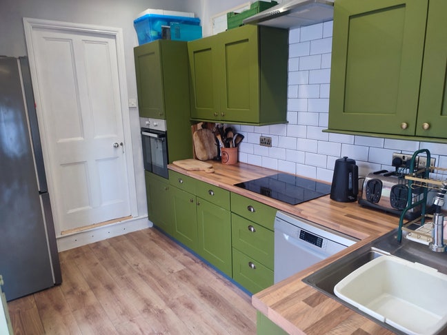 Rooms available to move in asap in lovely Easton Main Photo