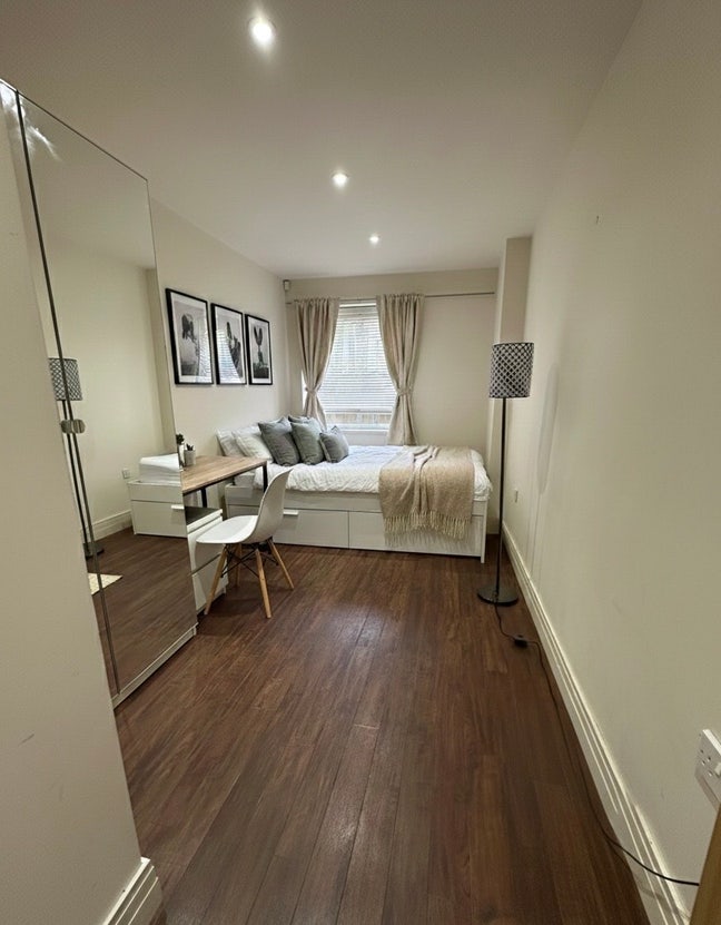 Spacious Double Room In SE16 Canada Water Area  Main Photo