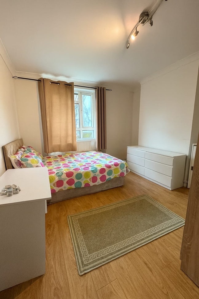 Double room in Bethnal Green move today Main Photo