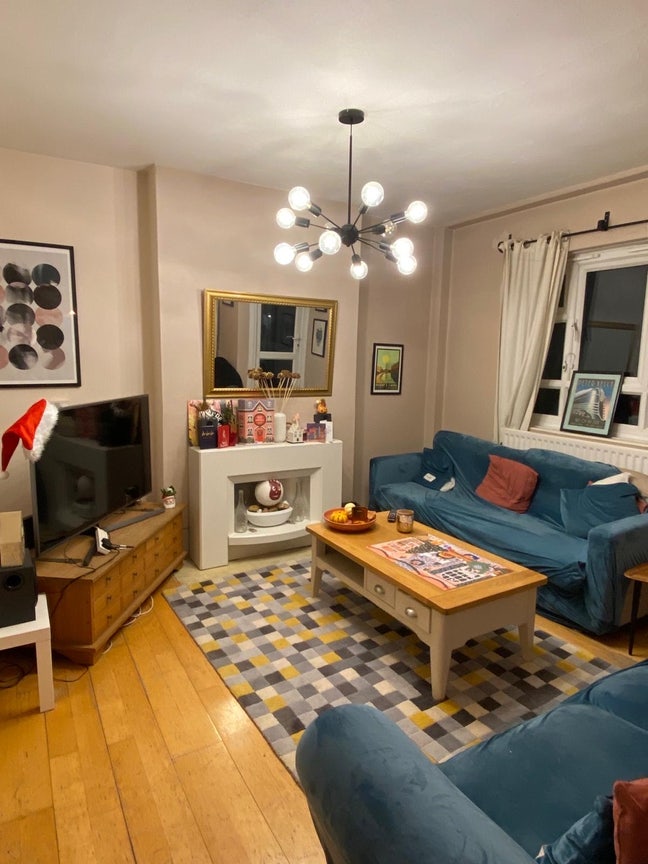 Two Rooms in Putney Flat Main Photo