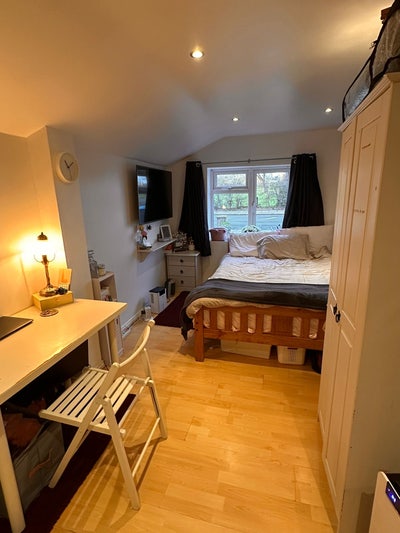 Beautiful refurbished double room Main Photo