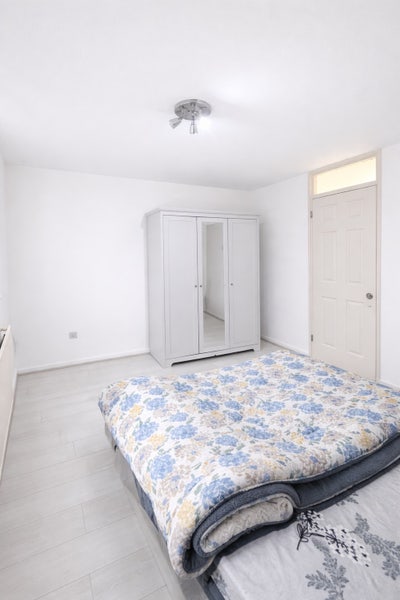 Double Bed Room - N7 - Islington - Bills Included Main Photo