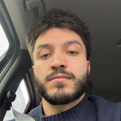 Professional Male seeks a single or double room Main Photo