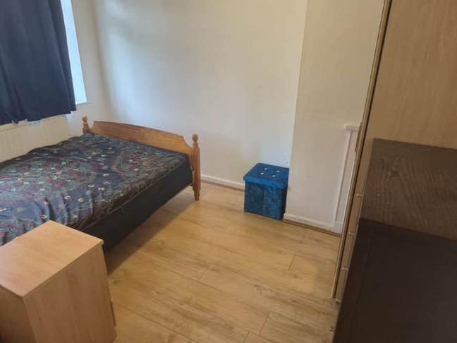 Spacious double room to rent in Dagenham, RM9 Main Photo