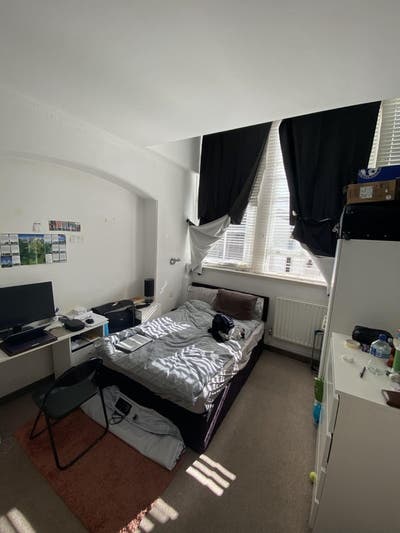 Large En-suite Room in Farringdon – Bills Included Main Photo