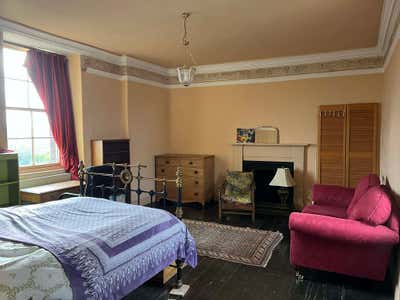 Beautiful Spacious Furnished Room Main Photo