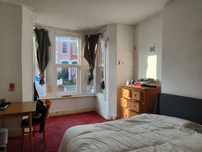 Stoke Newington Spacious Double Room  Main Photo