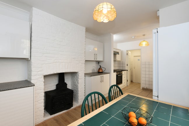   2 X Double Rms Stratford London Available Now Main Photo