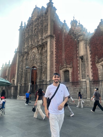 Sociable 28 year old looking on the Victoria line Main Photo