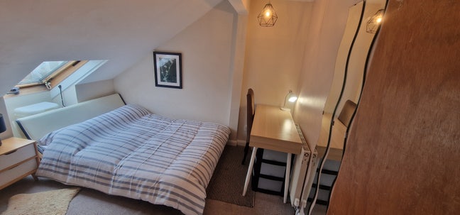 Double room near town centre  Main Photo