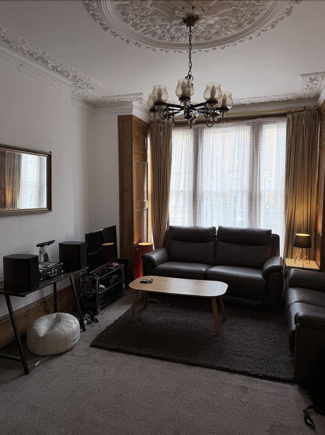 Huge + Spacious Ground-floor Flat On Quiet Road Main Photo