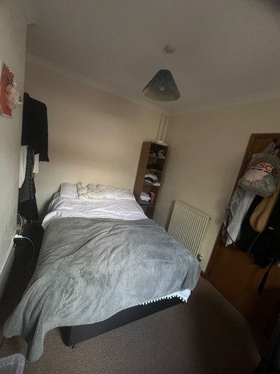 Pleasant Double bed room in Student House  Main Photo