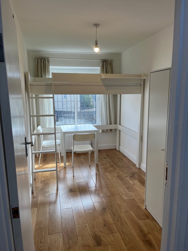 Double room available in Stoke Bishop Main Photo