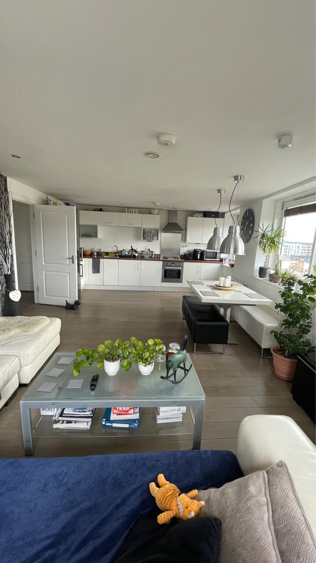 Double bedroom with stunning views Main Photo