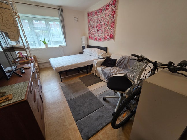 VLarge Double, 2 Gardens in relaxed flatshare Main Photo