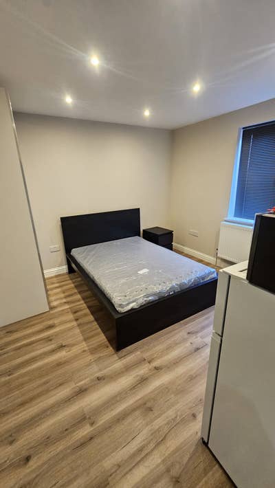 Brand New Studio Rooms to Rent – Perne Road, Cambr Main Photo