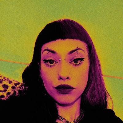 Professional Female seeks a double room Main Photo