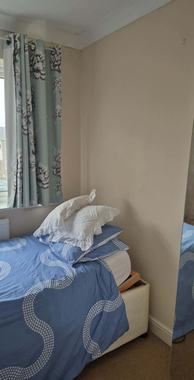 Single Furnished Room to let Main Photo