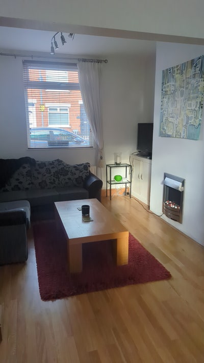 Short term double room to let Main Photo