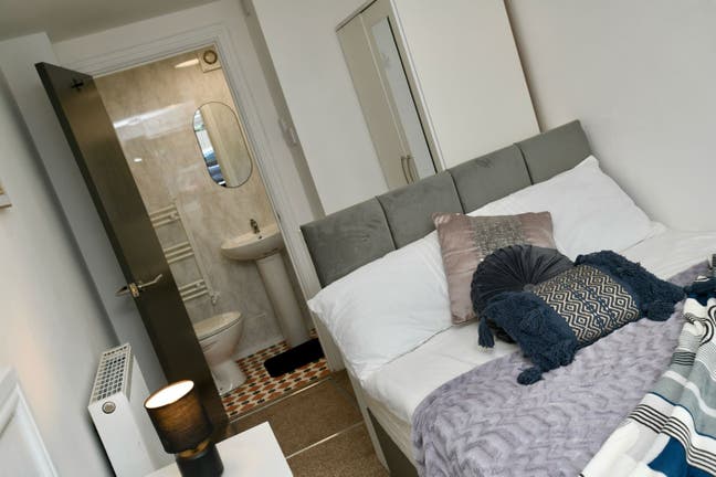 Beautiful Ensuite Room in NE5 Area Main Photo