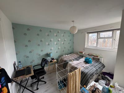 Double Bed in Hoxton Bills Included Main Photo