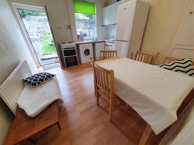 40 Blakeney Road, 2 person house, Crookes Main Photo