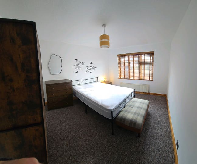 Spacious Double Room - No Deposit Required  Main Photo