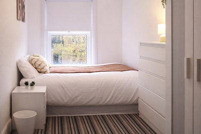 50% Off🔥City Center  Double Room ⭐ All Bills inc  Main Photo