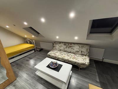 Studio Flat To Let – Dagenham, RM9 4QA Main Photo