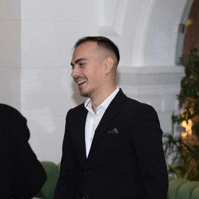 Room wanted for summer internship London  Main Photo