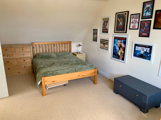  Natasha Thompson Main Photo