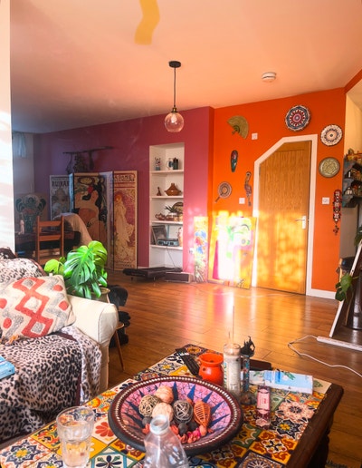 Double room in colourful home in the countryside  Main Photo