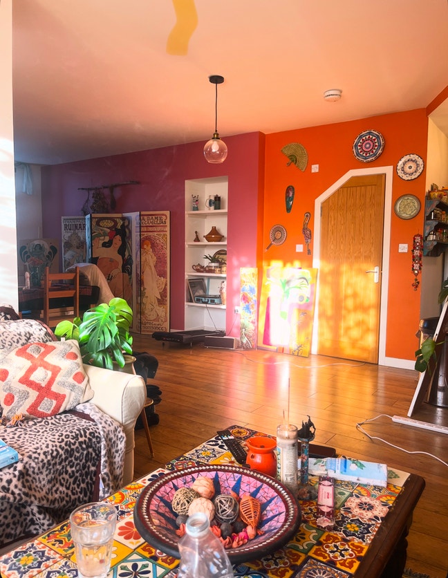 Double room in colourful home in the countryside  Main Photo