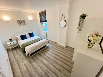 Lovely spacious room Main Photo