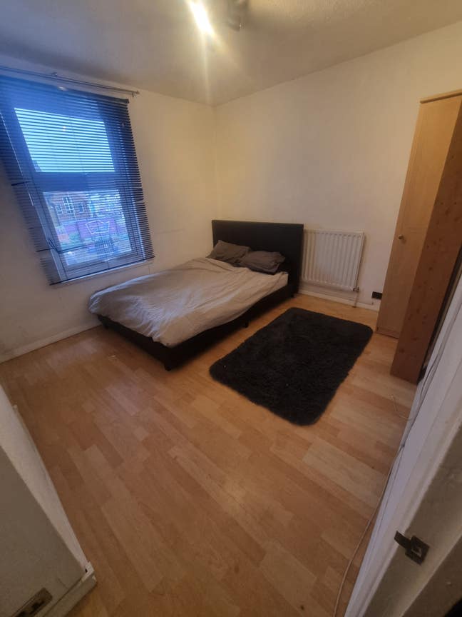 &pound;0 deposit, double room Gillingham Main Photo