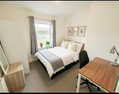 Furnished/spacious/clean/fast WiFi Main Photo