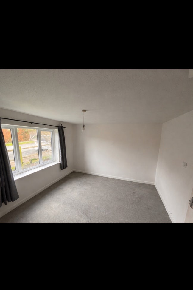 Spacious & Bright single room in a quite house Main Photo