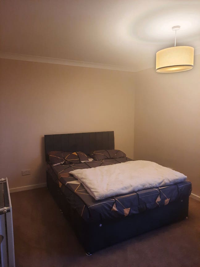 Stylish & Spacious Modern Double Room in G73 4BE  Main Photo
