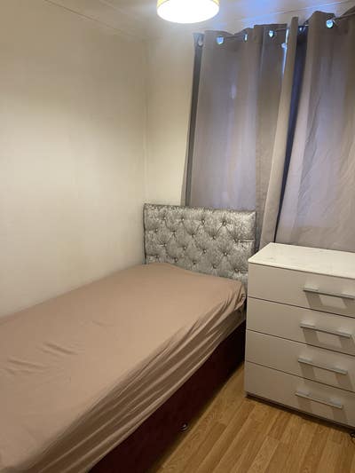 Single Room Available  Main Photo