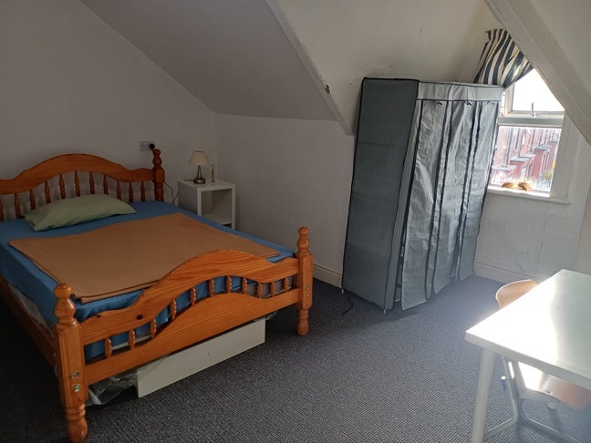 Double Room Available for Rent  &pound;450pcm Main Photo