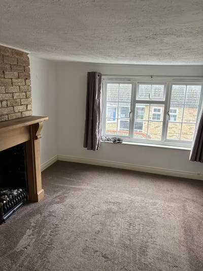 2 bed flat Main Photo