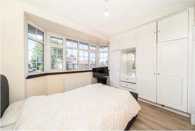 Lee Rooms Available Main Photo