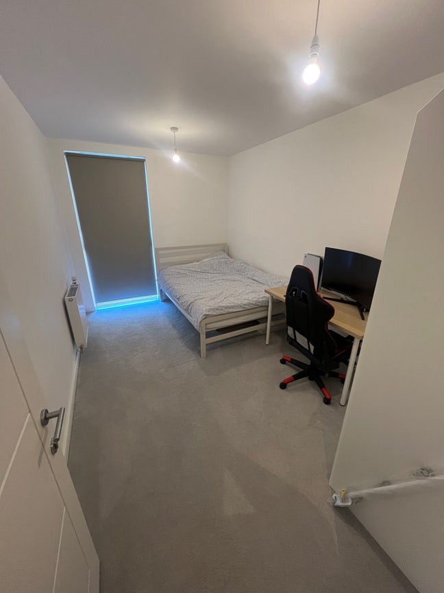 Light, fresh double room available Main Photo